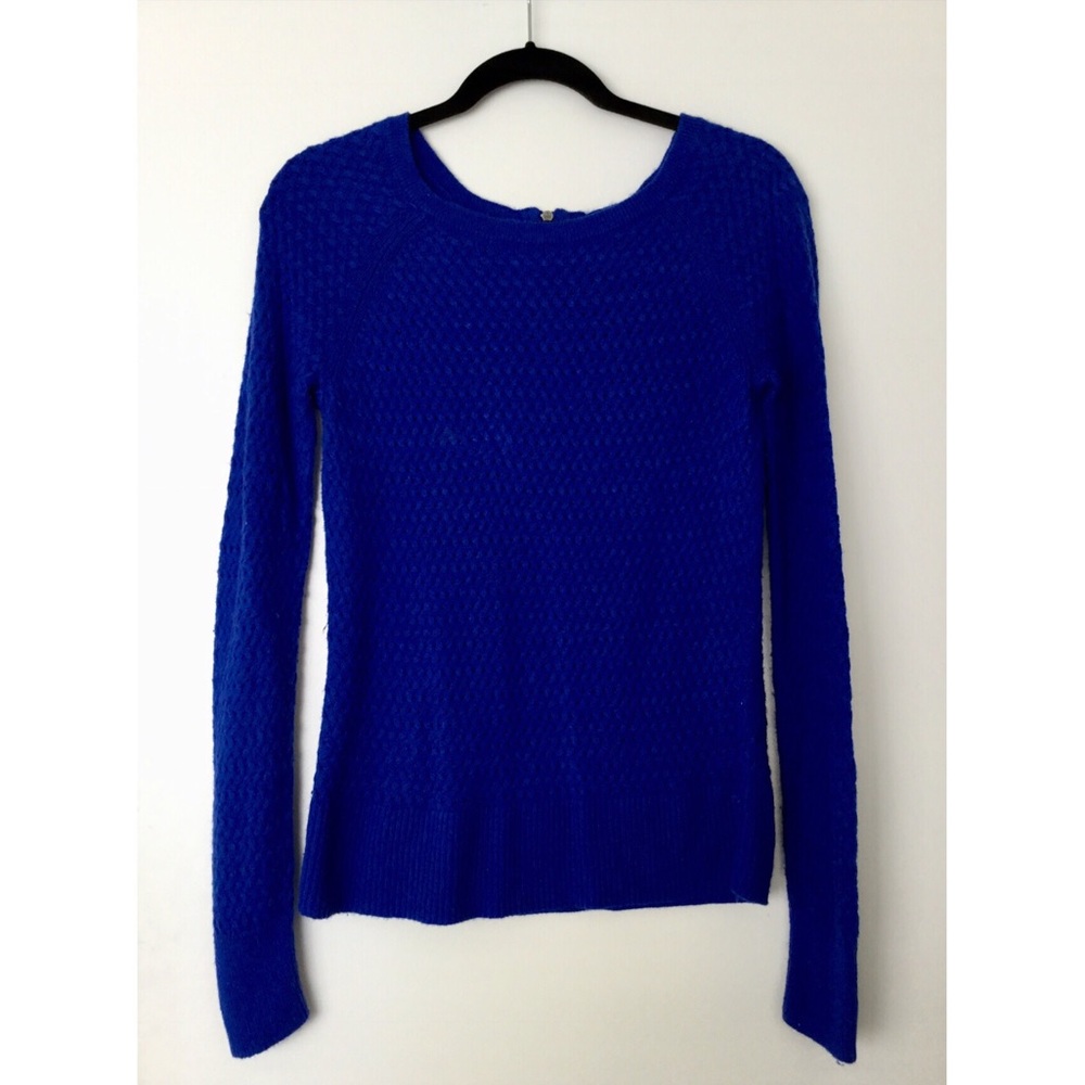 American Eagle form-fitting knit sweater * small